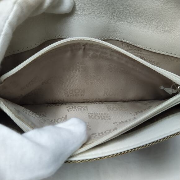 Michael Kors Brown Canvas Leather Trim Credit Card ID Window Bifold Wallet - Picture 14 of 16